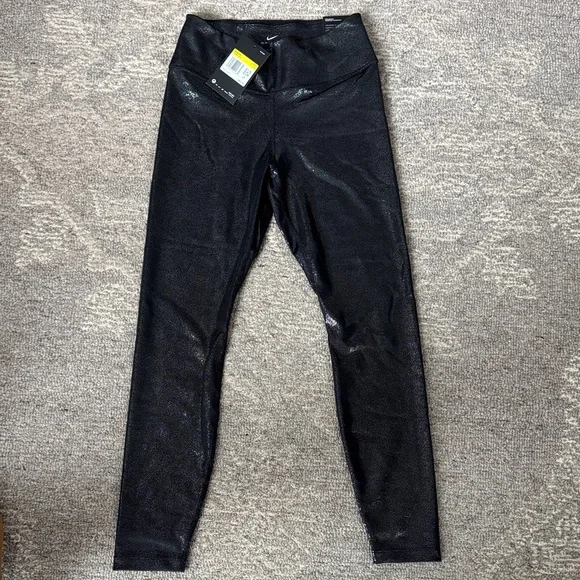 NWT Women’s Nike Tight Fit Mid-rise 7/8 Length Black and Silver Sparkle Leggings - Picture 1 of 7